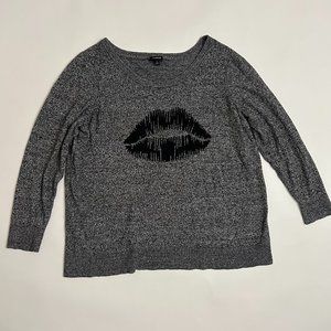 Torrid Womens size 2 gray pullover knit sweater sweatshirt with lip print